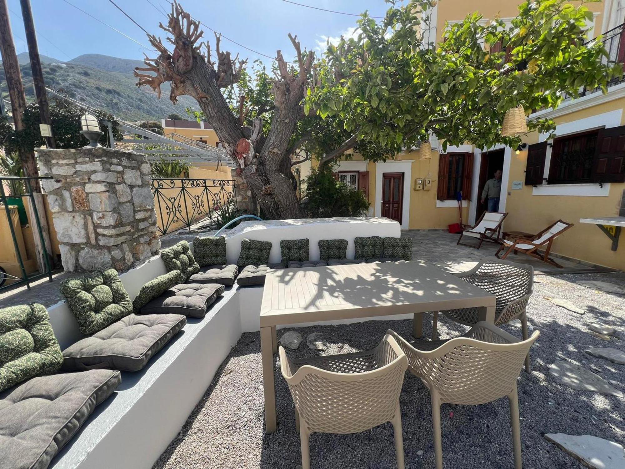 Lemon Tree Apartment *